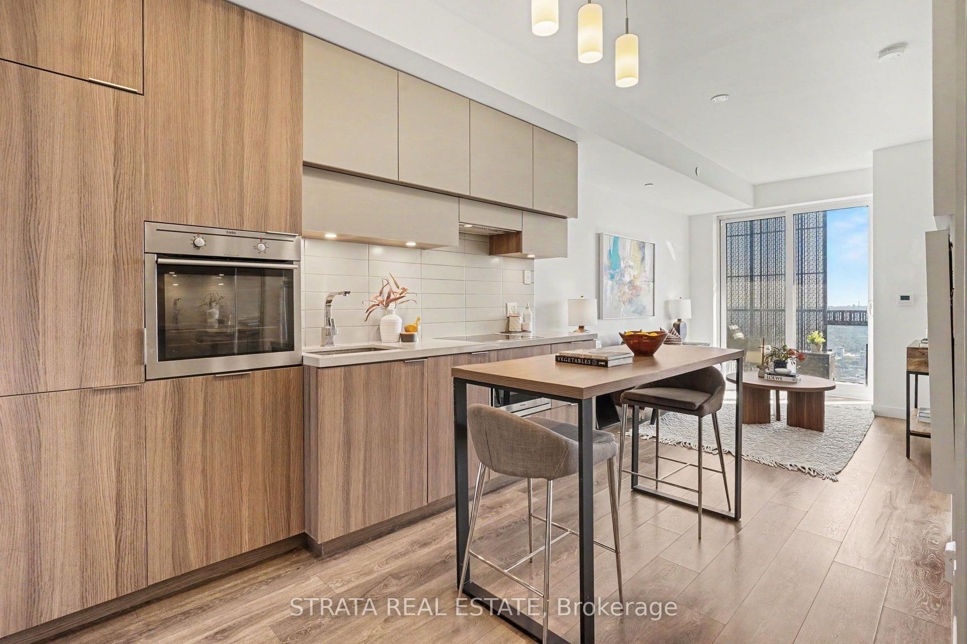 8 Eglinton Avenue E 4610 #4610, Toronto — Condo for sale, photo 1