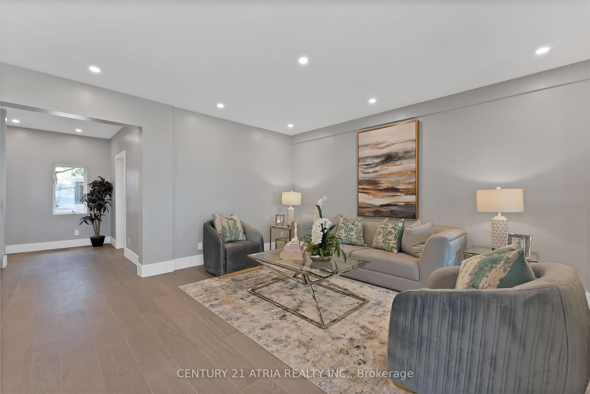 33 Bellehaven Crescent — photo 1