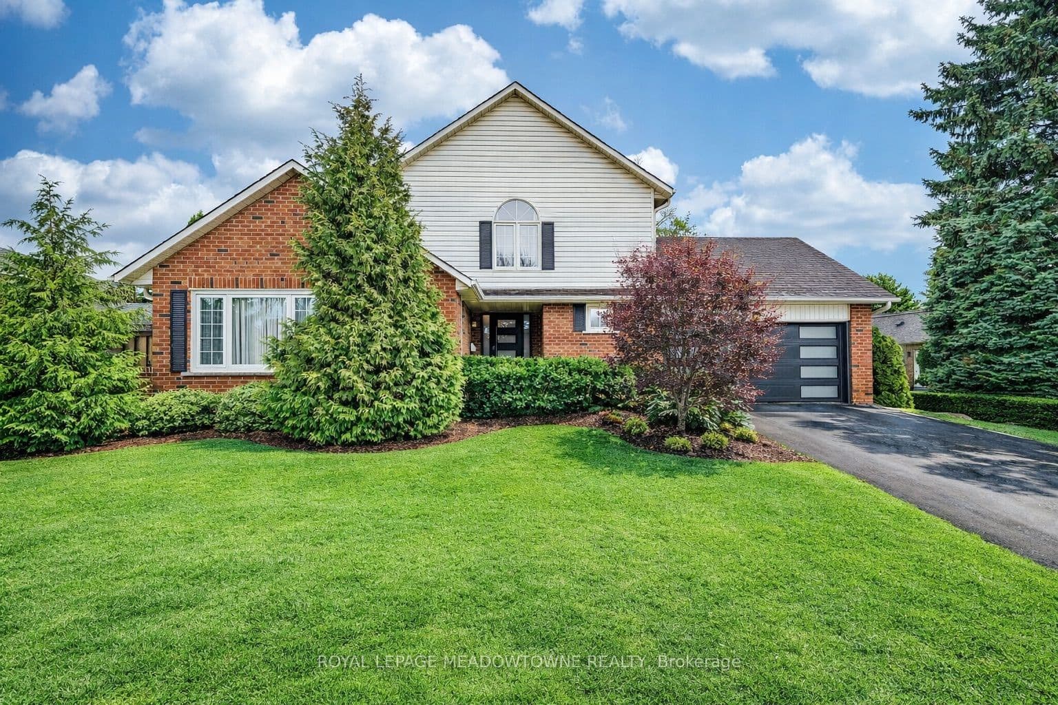 8 Wadsworth Circle — photo 1