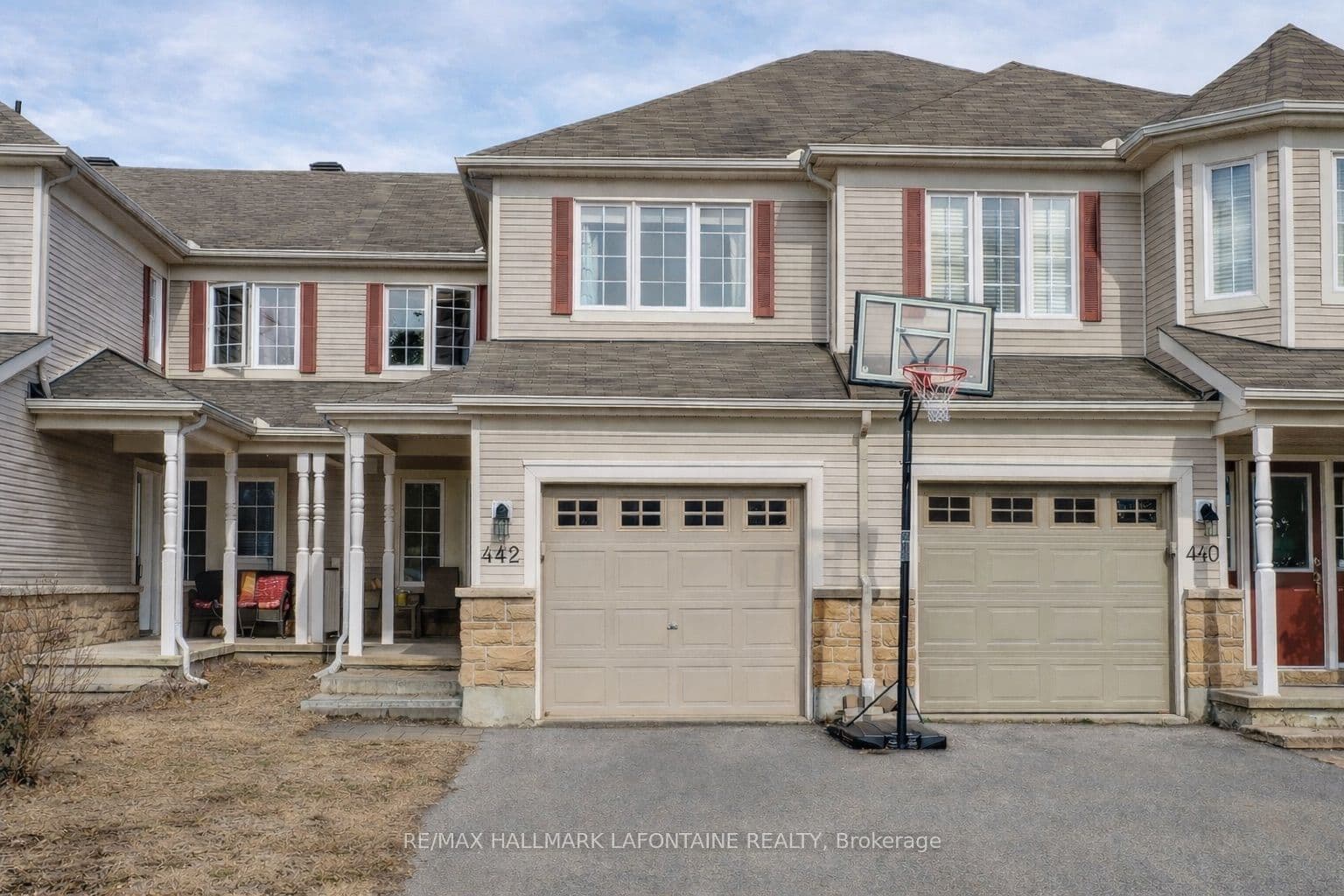 442 Wisteria Crescent — photo 1