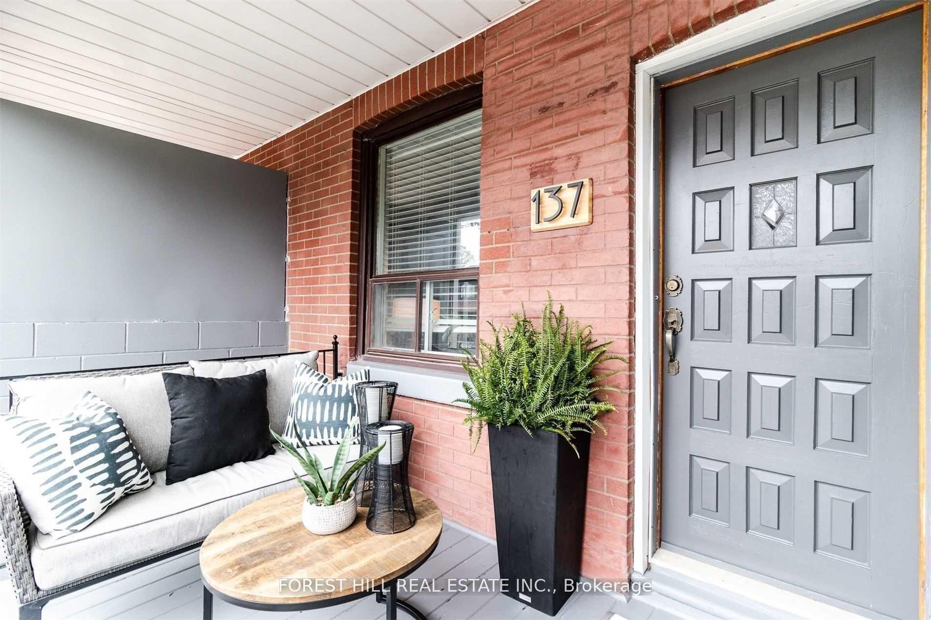 137 Earlscourt Avenue Main #Main — photo 1