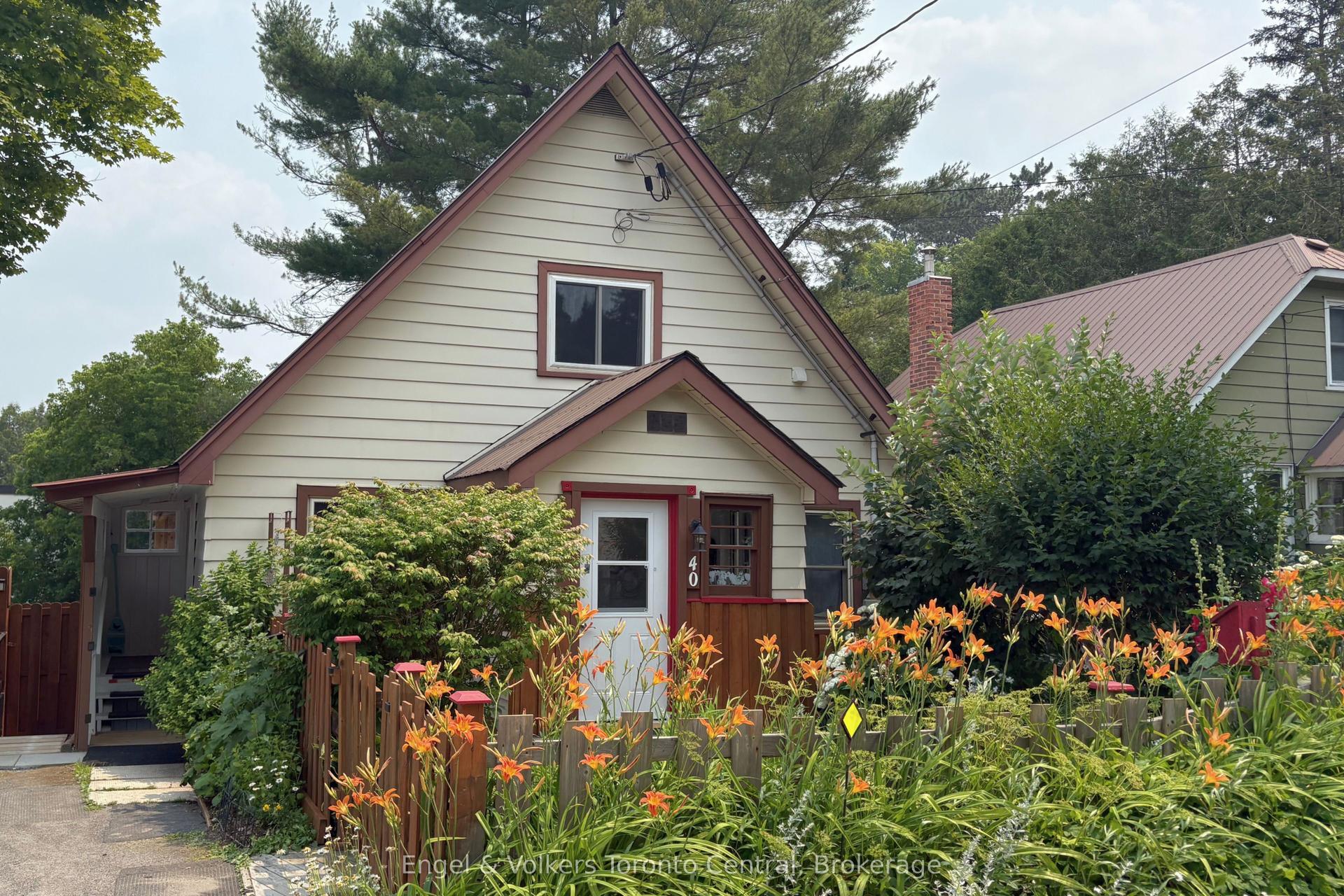 40 West Street S, Huntsville — Detached for sale, photo 1