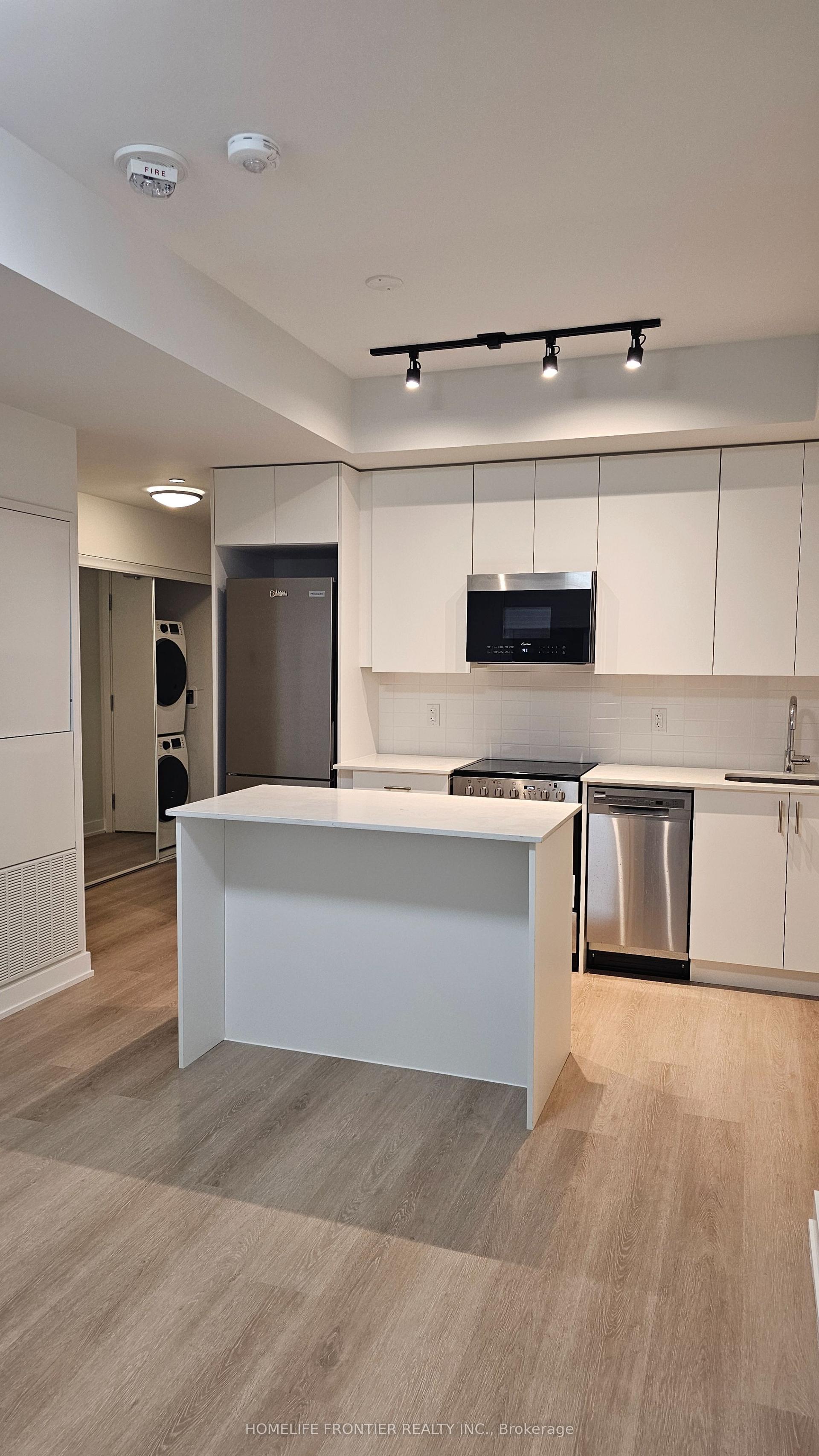 15 Ellerslie Avenue 1105 #1105 — photo 1