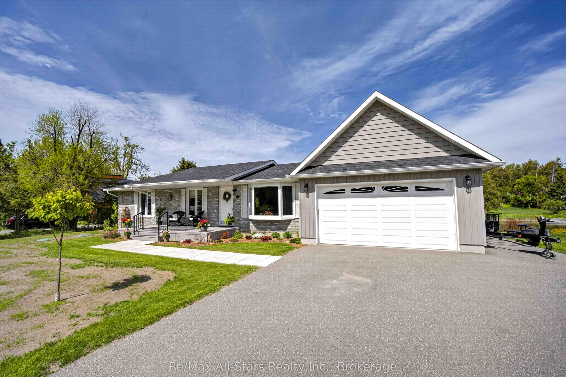 113 Pirates Glen Drive — photo 1