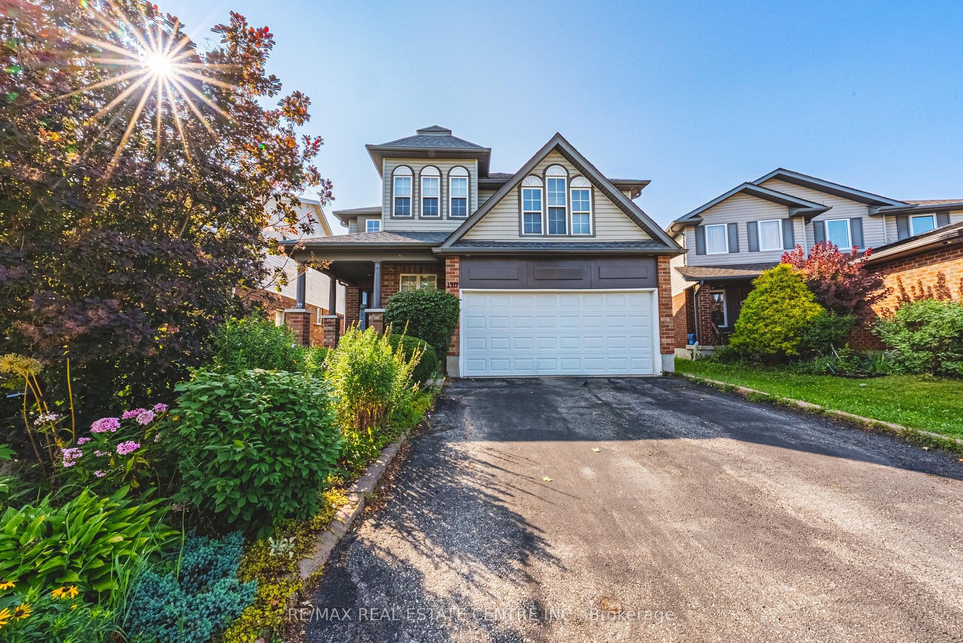 140 Country Club Drive, Cambridge — Detached for sale, photo 1