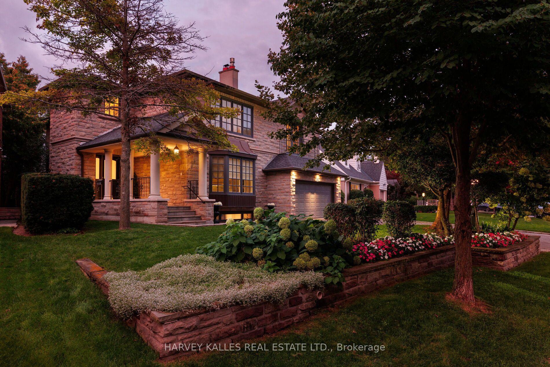 15 Moorehill Drive, Toronto — Detached for sale, photo 1