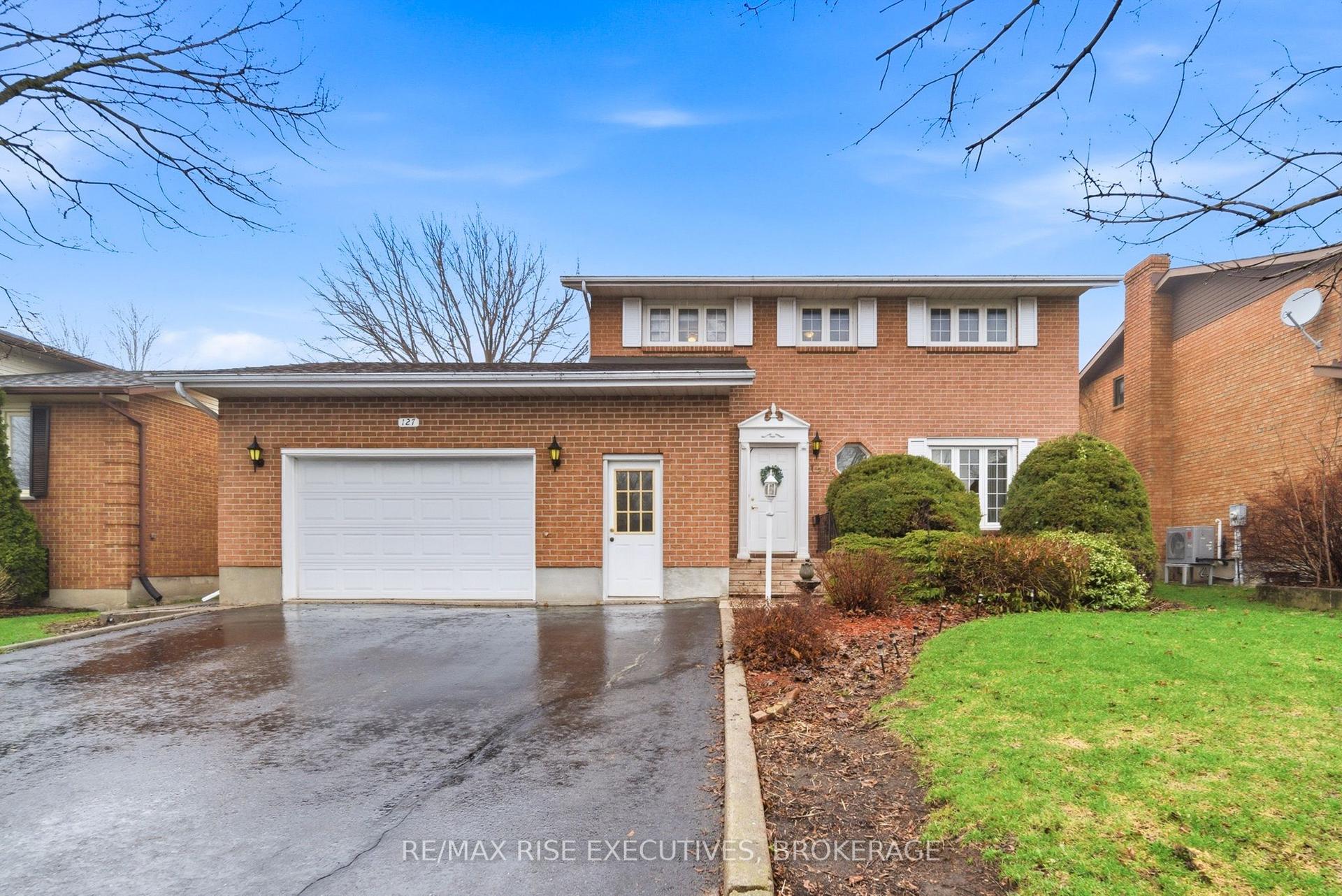 127 Nicholson Crescent, Loyalist — Detached for sale, photo 1