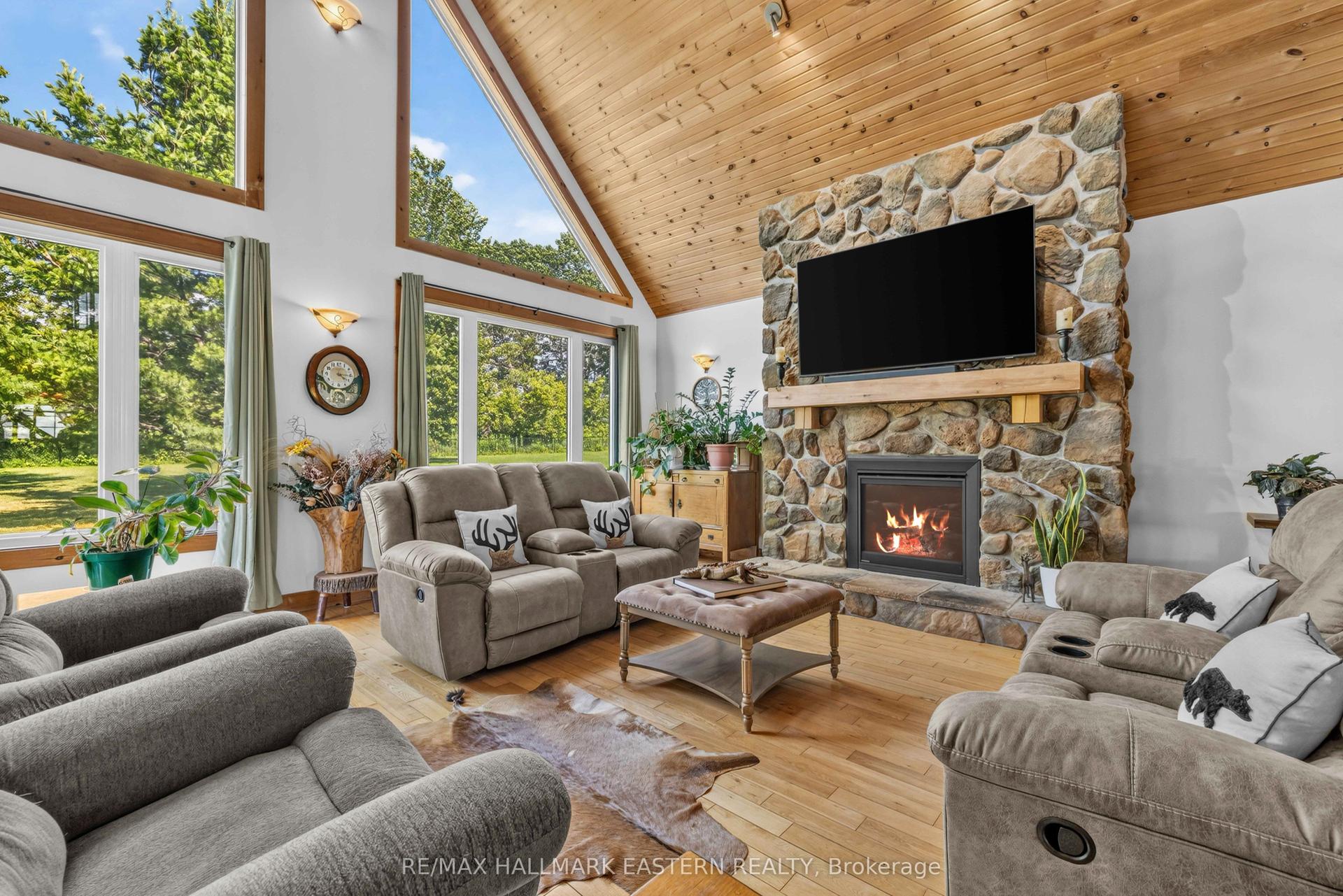 184 Golf Course Road, Quinte West — Detached for sale, photo 1