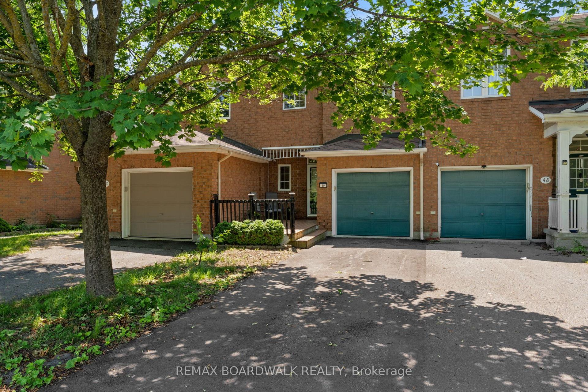50 Gray Crescent, Kanata — Townhouse for sale, photo 1