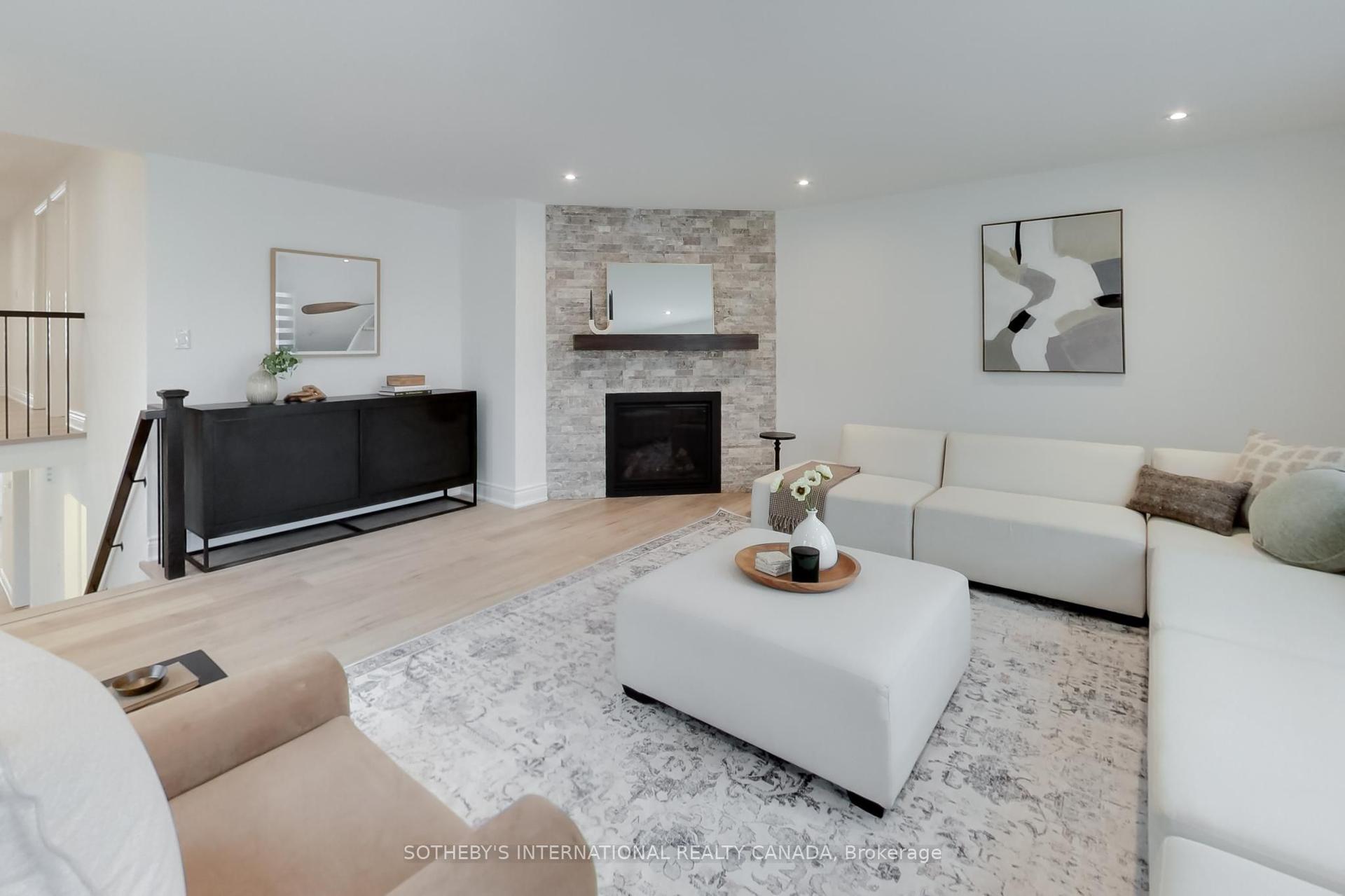 1124 Lansdown Drive — photo 1