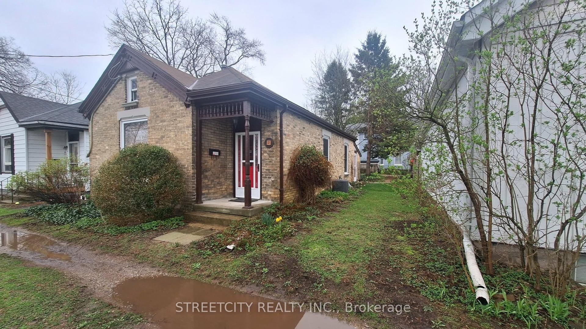 2 Shirley Street — photo 1