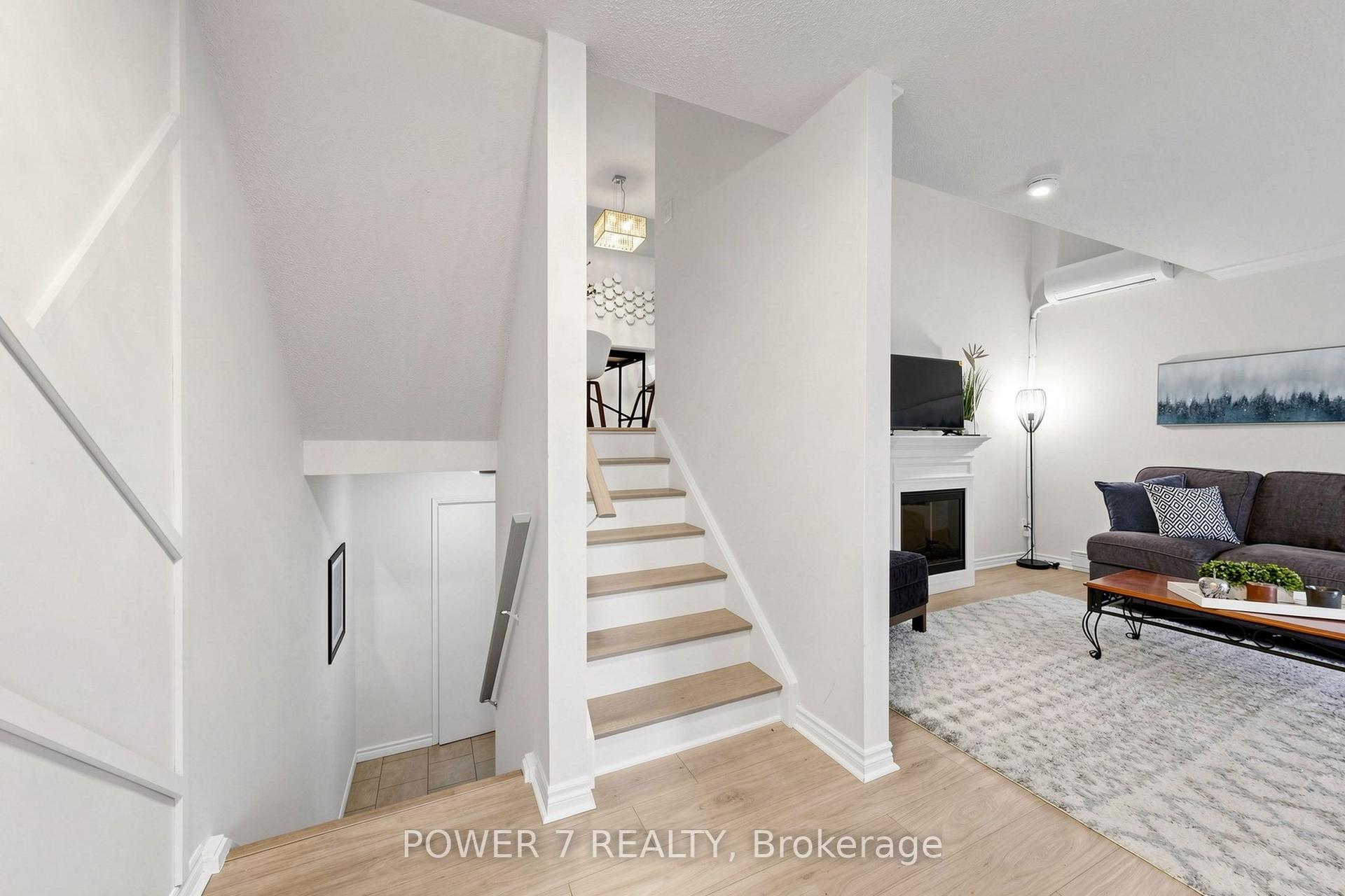 311 Milestone Crescent 146 #146, Aurora — Condo Town for sale, photo 1