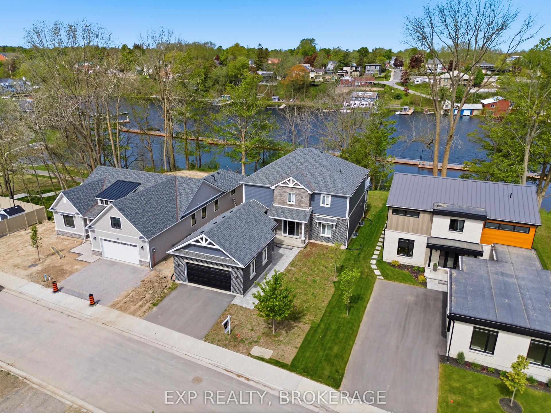 101 VILLENEUVE Drive — photo 1