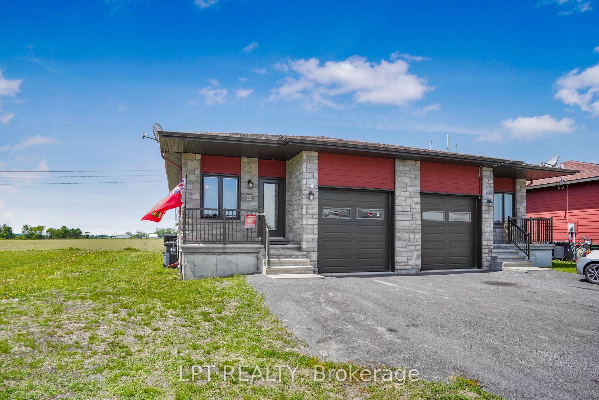 1053 Jacynthe Street — photo 1