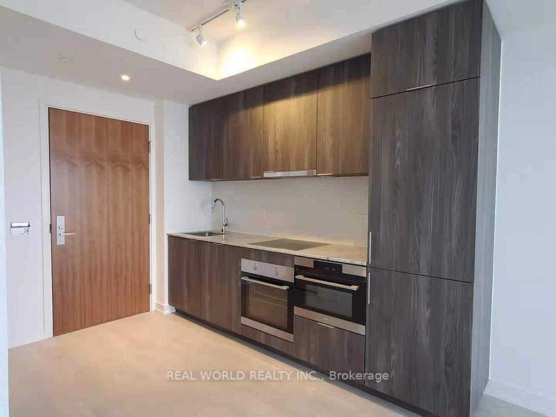 15 Queens Quay E 1710 #1710 — photo 1
