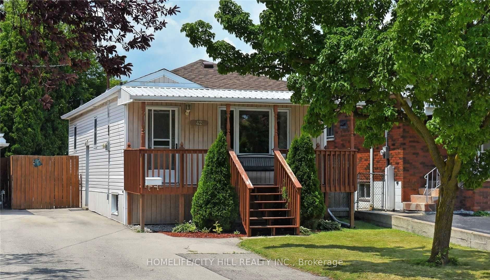 42 Glassco Avenue S — photo 1