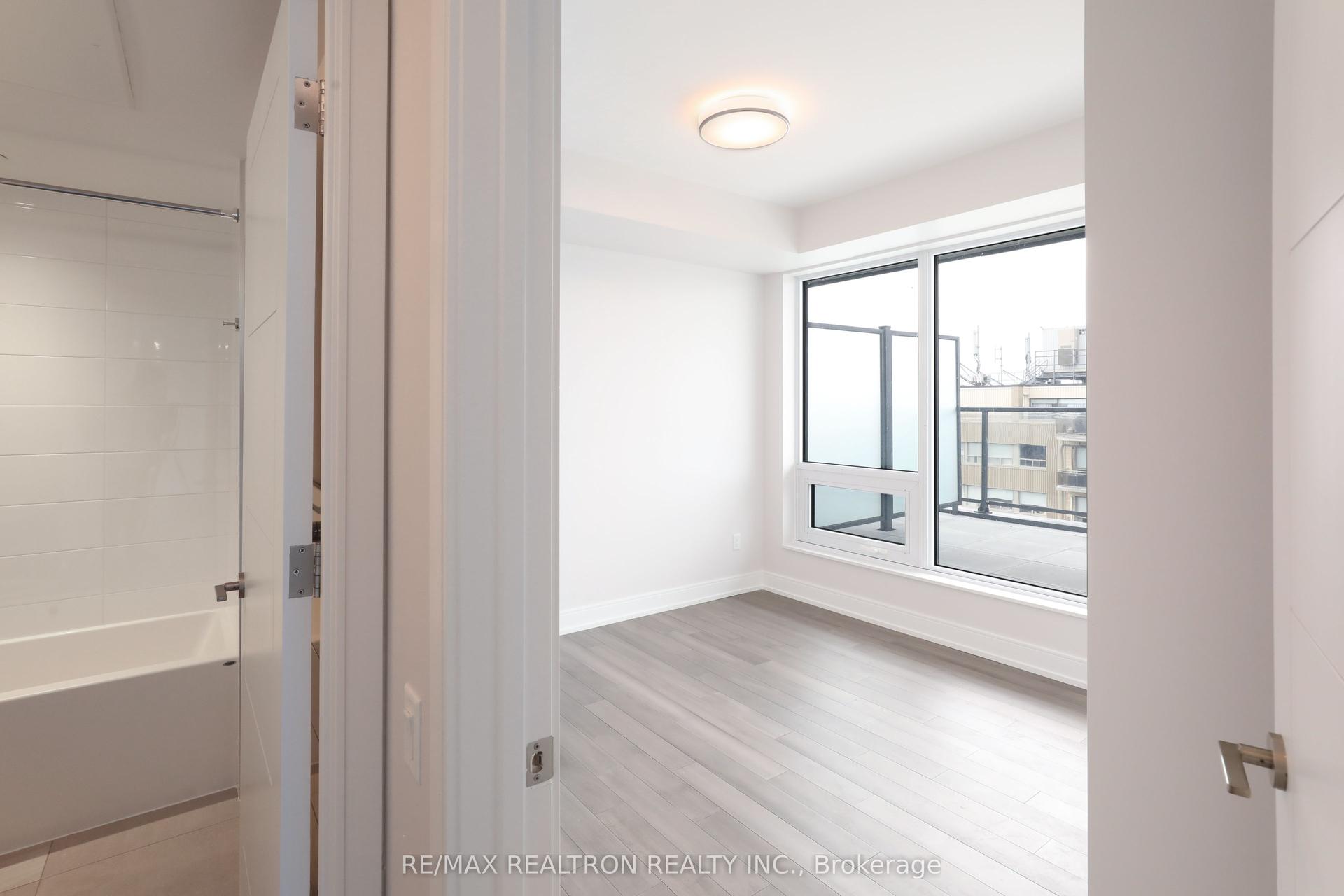 2525 Bathurst Street 202 #202 — photo 1