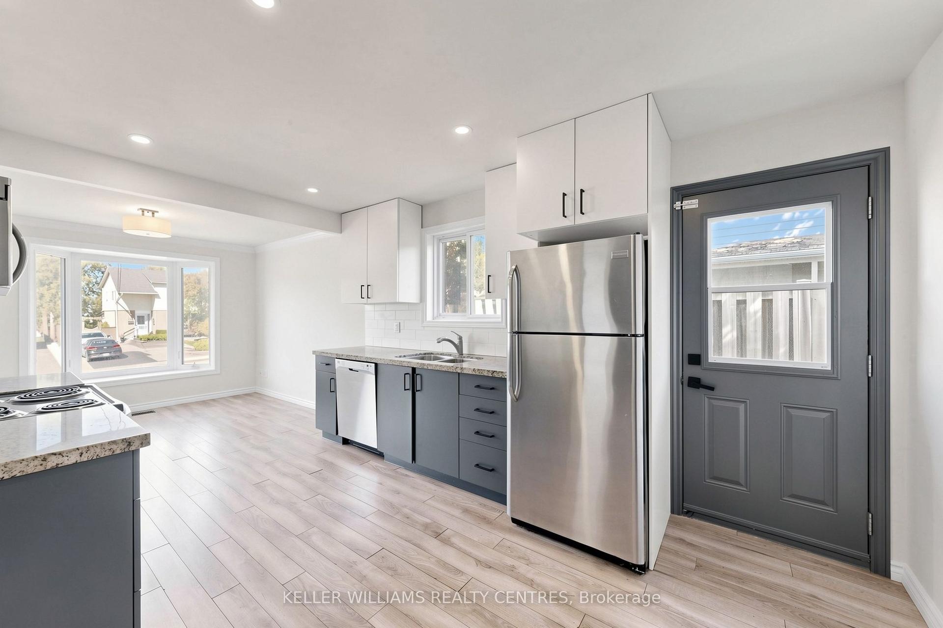 807 Greenfield Crescent Upper #Upper, Newmarket — Detached for lease, photo 1