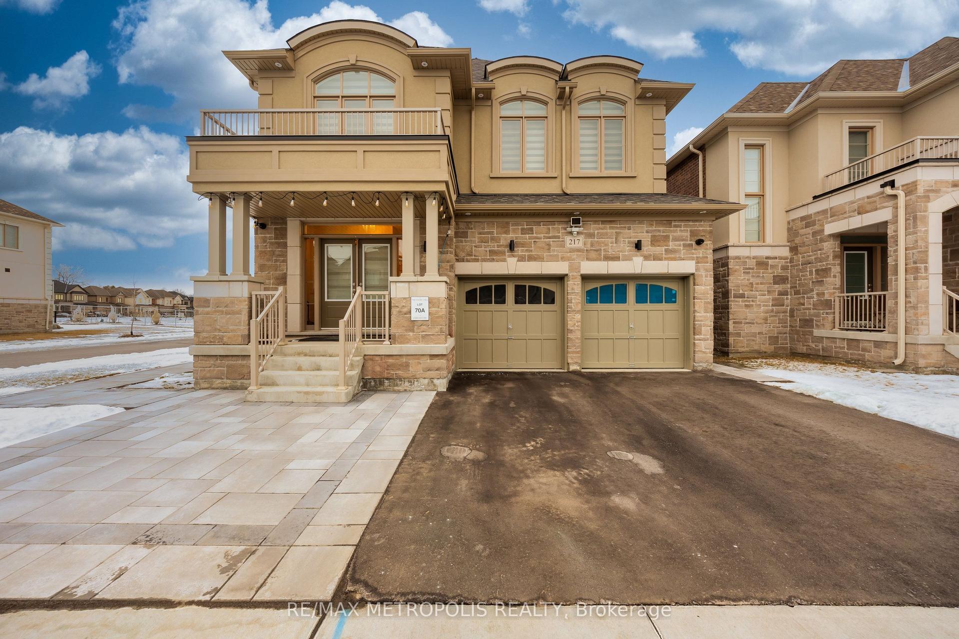 217 Ronald Guscott Street Main #Main, Oshawa — Detached for lease, photo 1