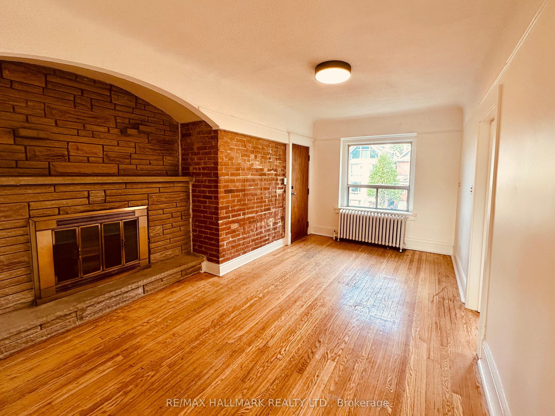 20 Triller Avenue 4 #4 — photo 1