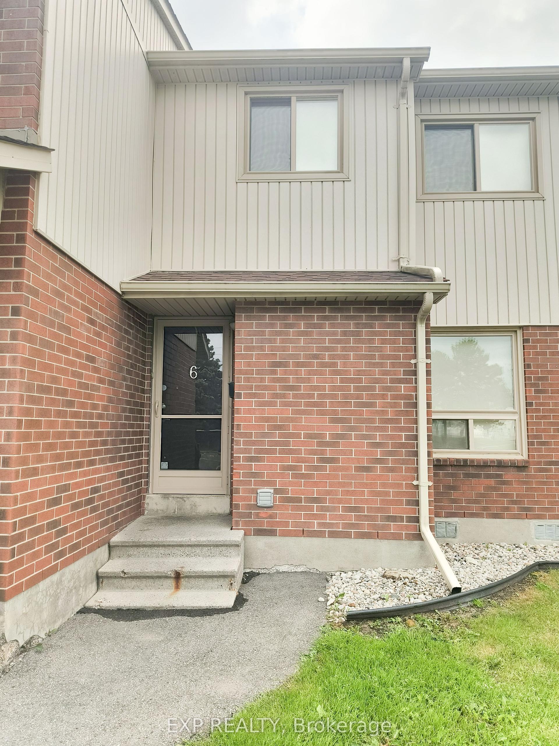 971 Gulf Place 6 #6, Overbrook - Castleheights and Area — Townhouse for lease, photo 1