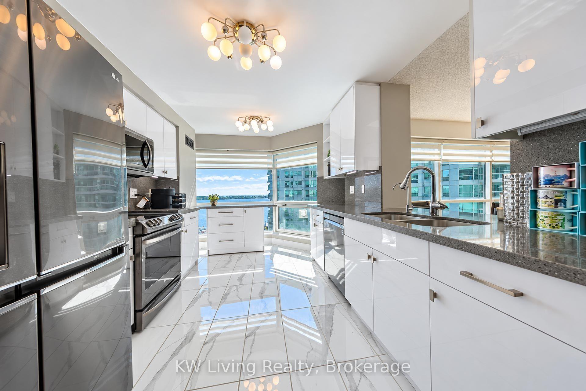 10 Yonge Street 1702 #1702, Toronto — Condo for sale, photo 1