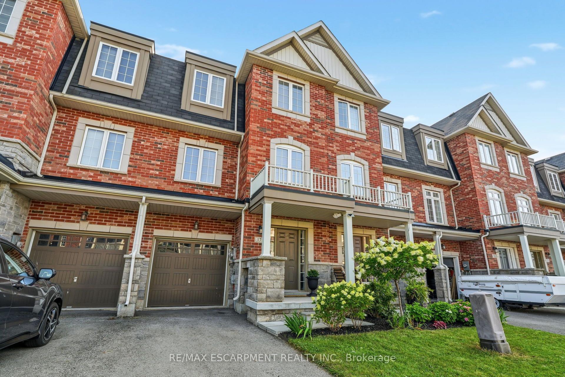 17 Savage Drive, Hamilton — Townhouse for lease, photo 1