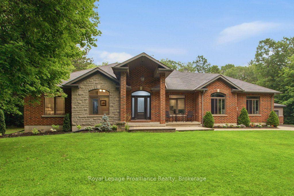 52 Oak Ridge Drive, Quinte West — Detached for sale, photo 1