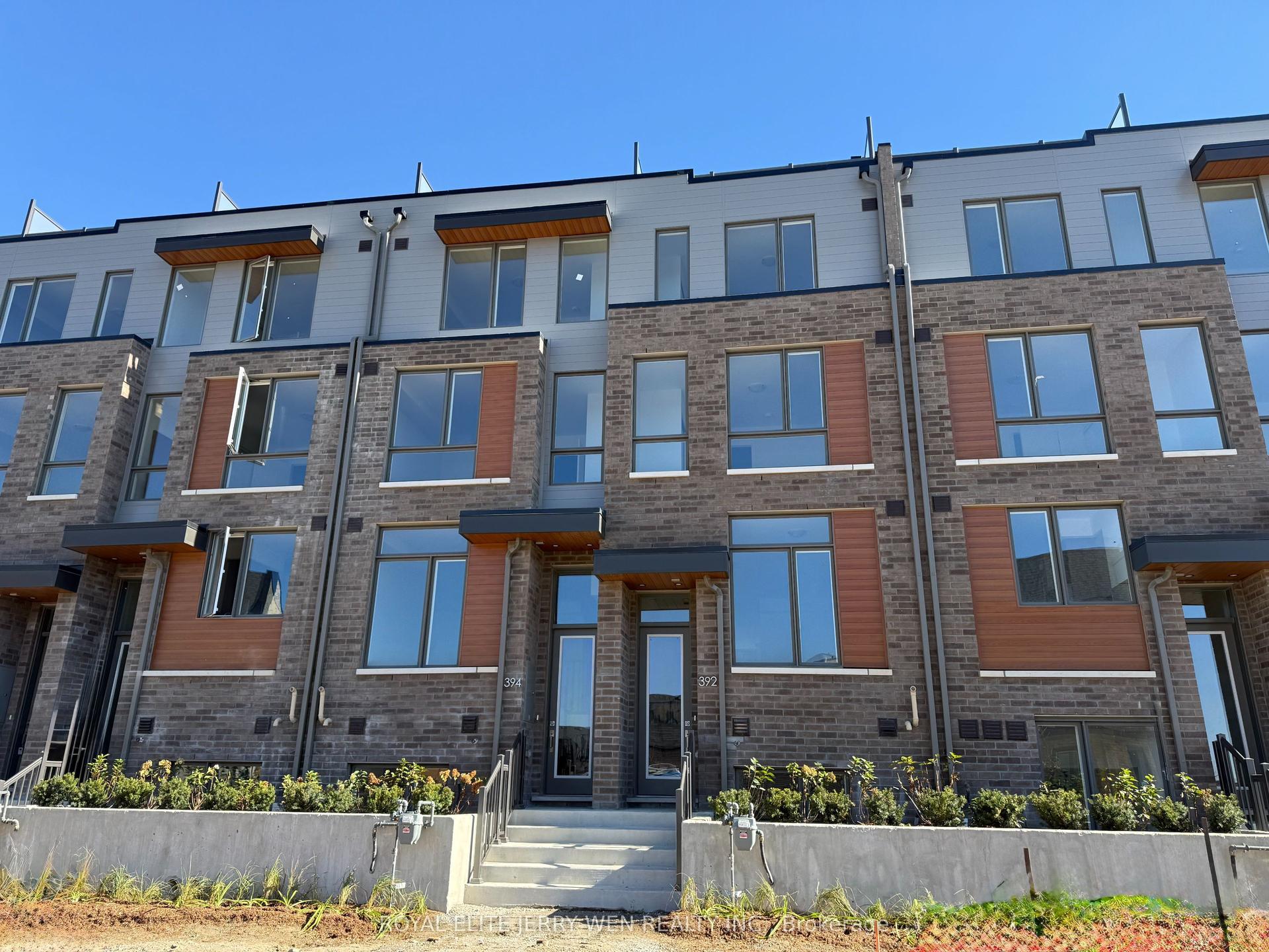 392 Lawrence Heights Way, Toronto — Townhouse for lease, photo 1