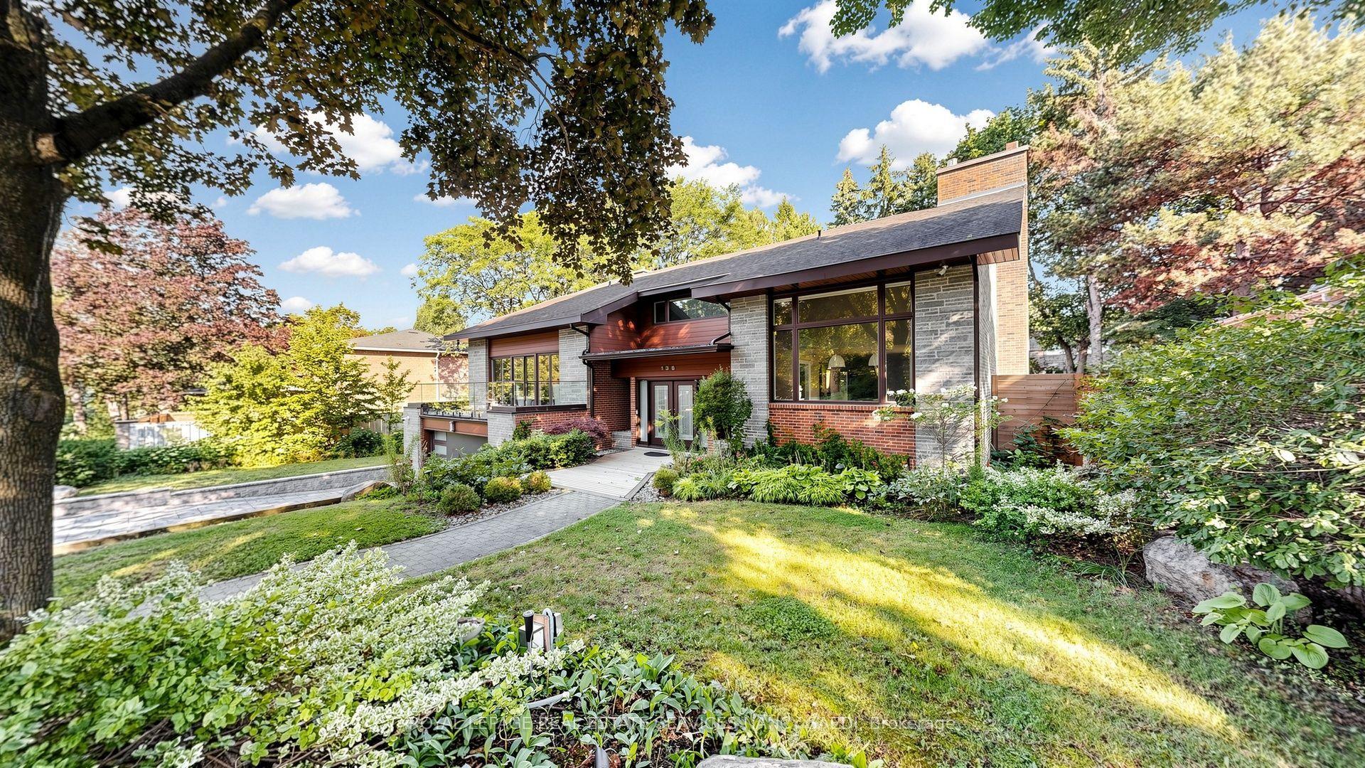 136 Denlow Boulevard, Toronto — Detached for sale, photo 1