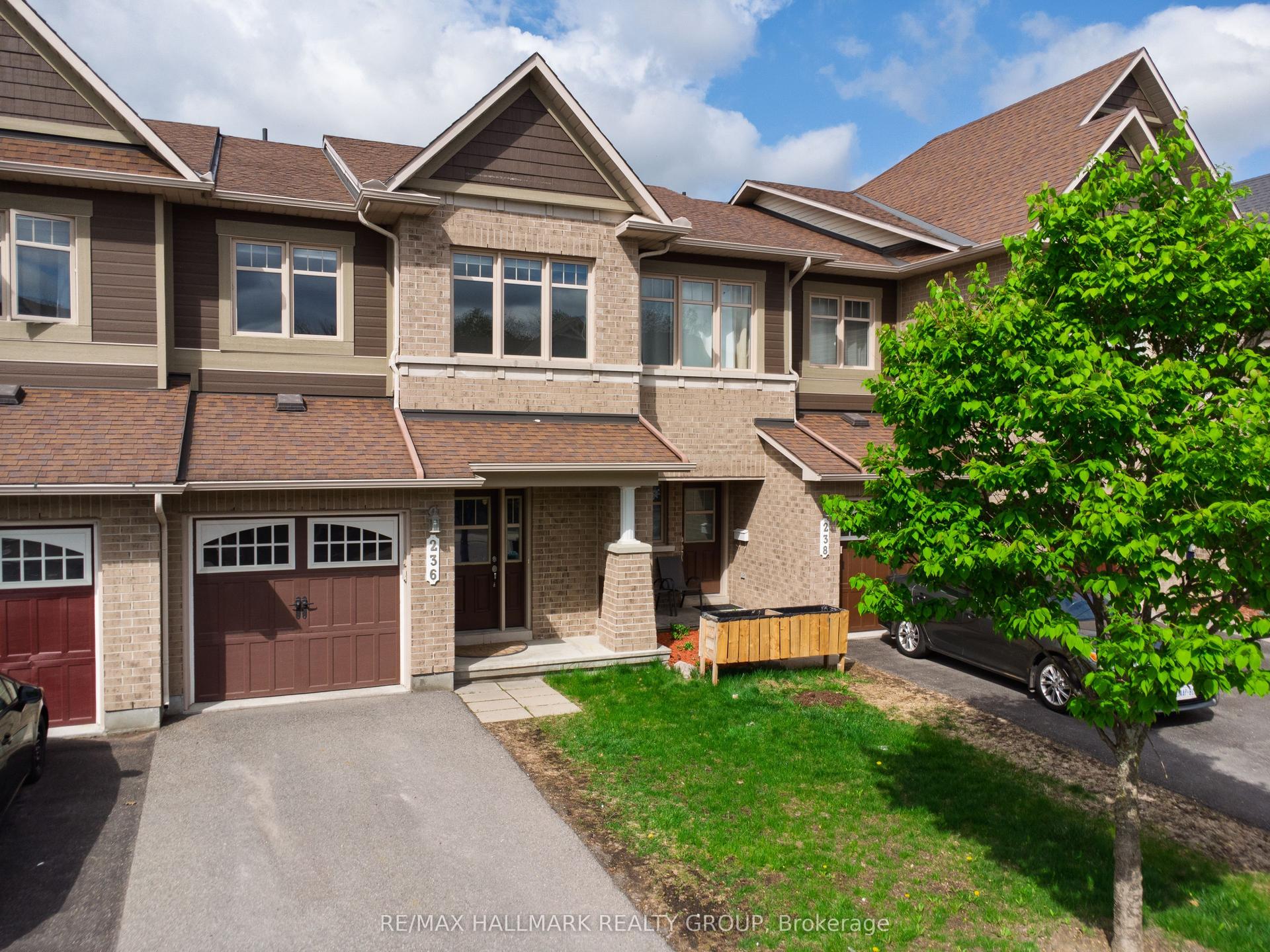 236 Trailsedge Way — photo 1