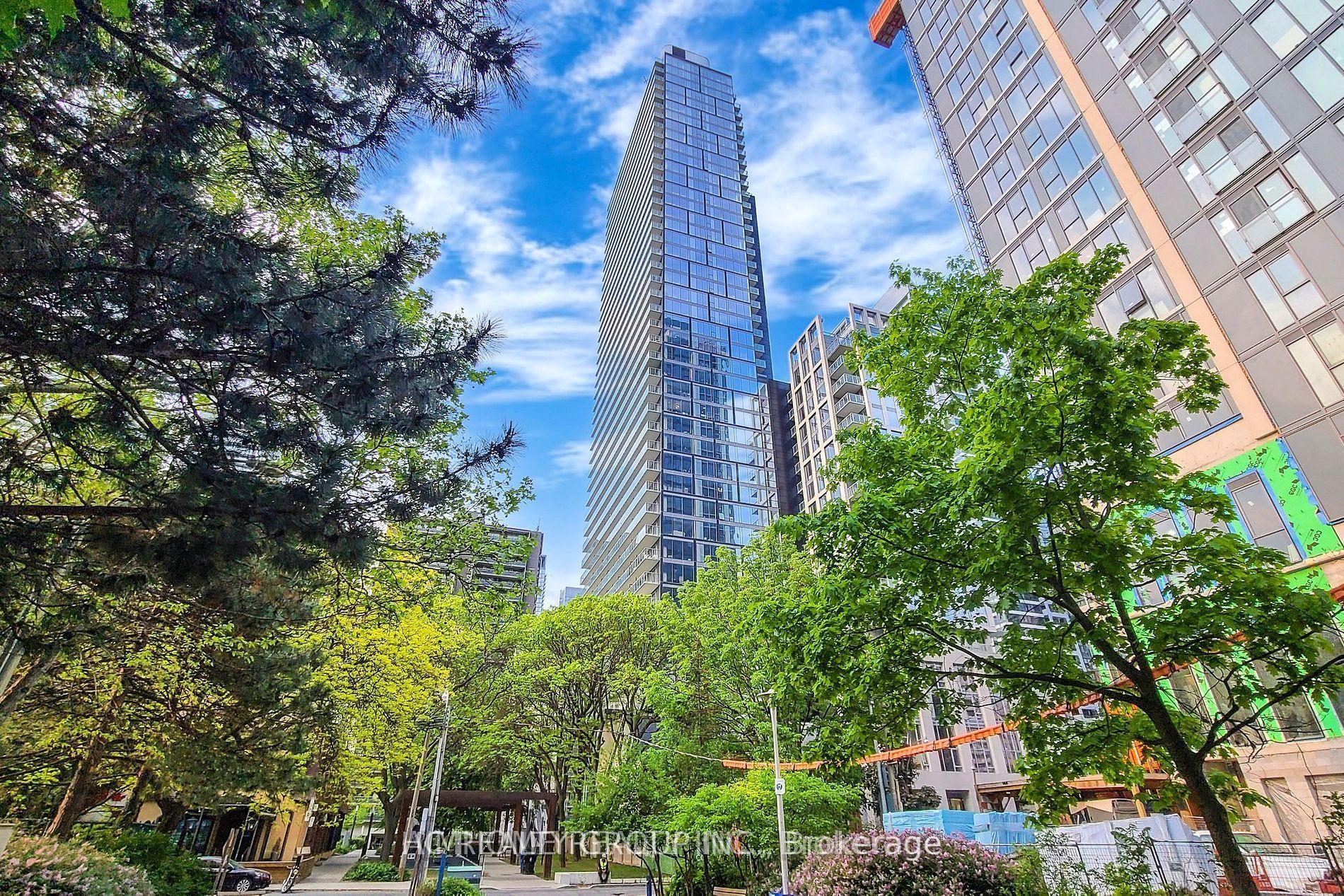 1 Gloucester Street 2 Parking Tandem #2 Parking Tandem, Toronto — Condo for sale, photo 1