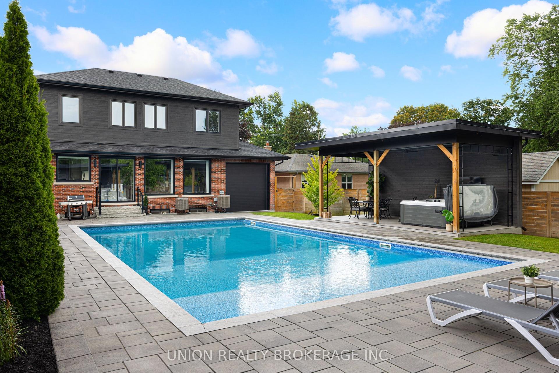 400 Rouge Hills Drive, Toronto — Detached for sale, photo 1