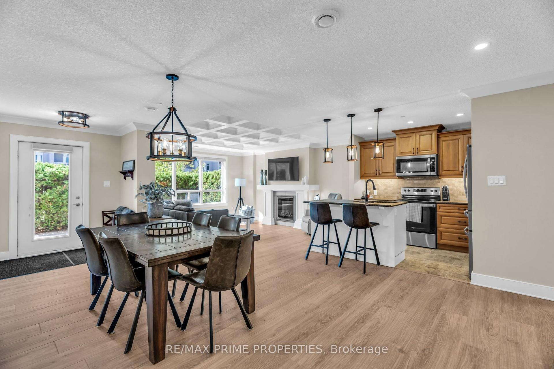 320 SUGARCREEK Trail S 110 #110, London North — Condo for sale, photo 1