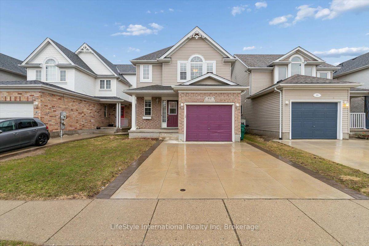 95 Houghton Street — photo 1