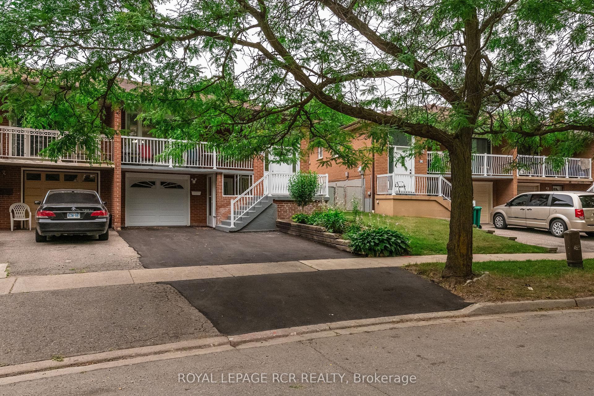24 Petunias Road, Brampton — Semi-Detached for sale, photo 1