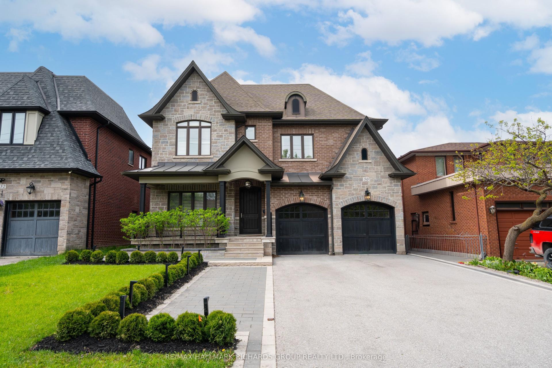 50 Weldrick Road W — photo 1