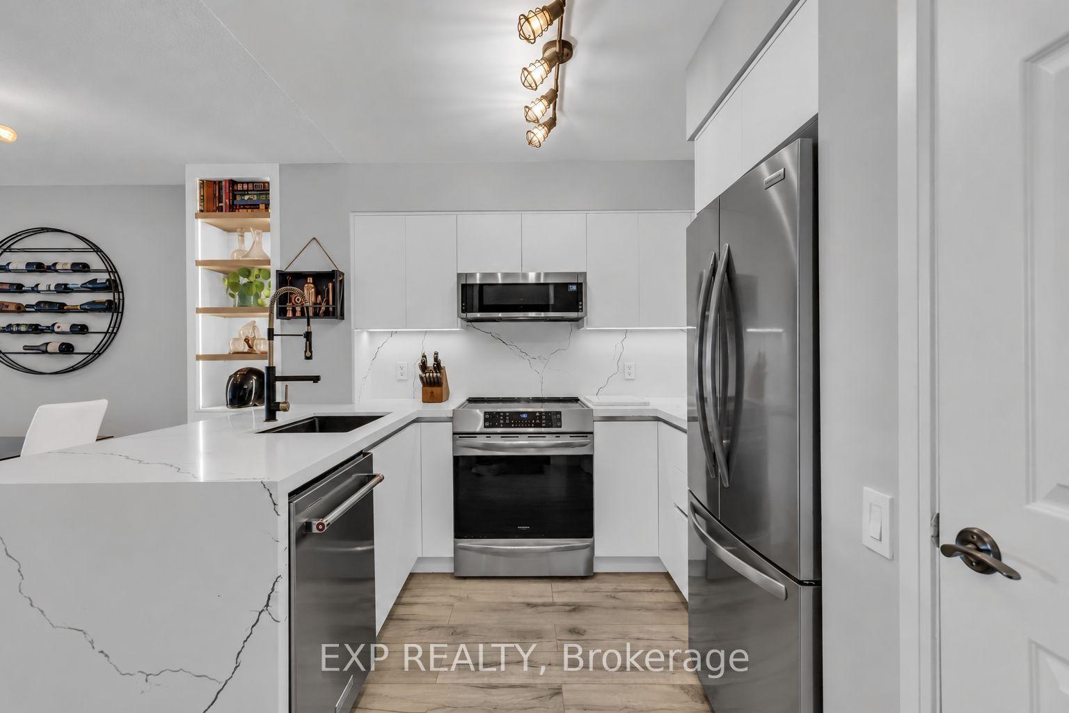 2181 Yonge Street 806 #806, Toronto — Condo for sale, photo 1