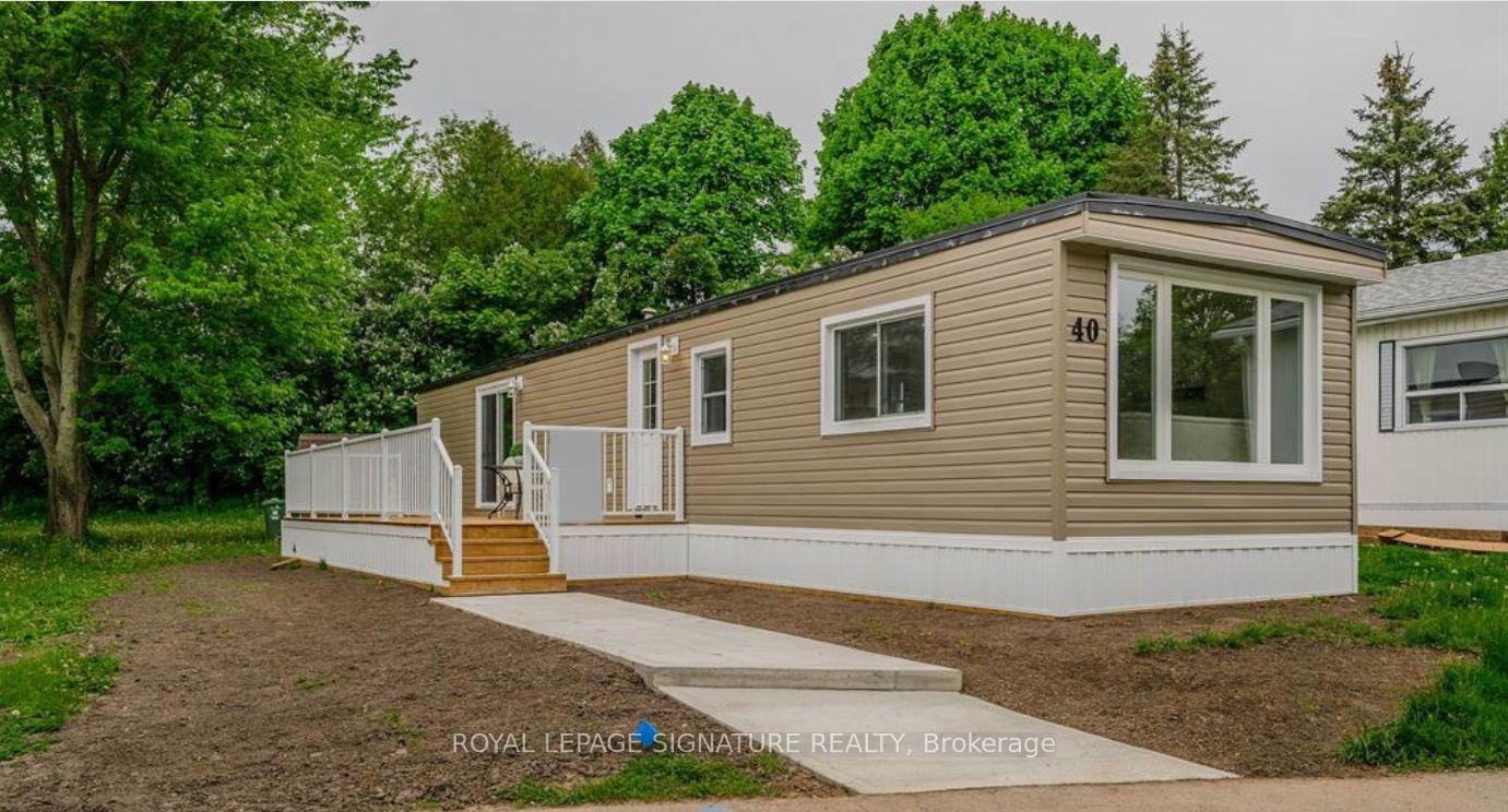 40 Hillside Crescent — photo 1