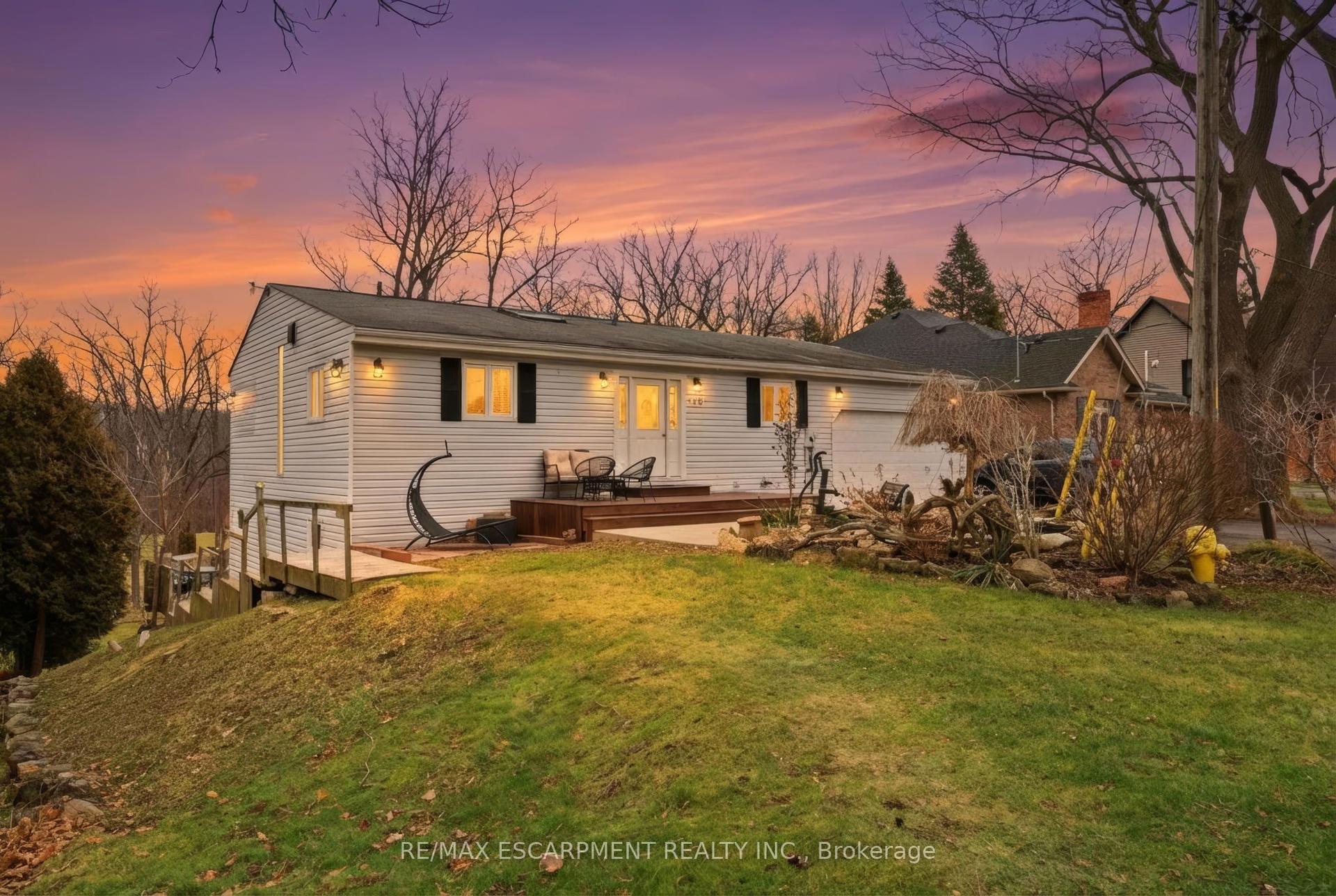 430 Winniett Street — photo 1