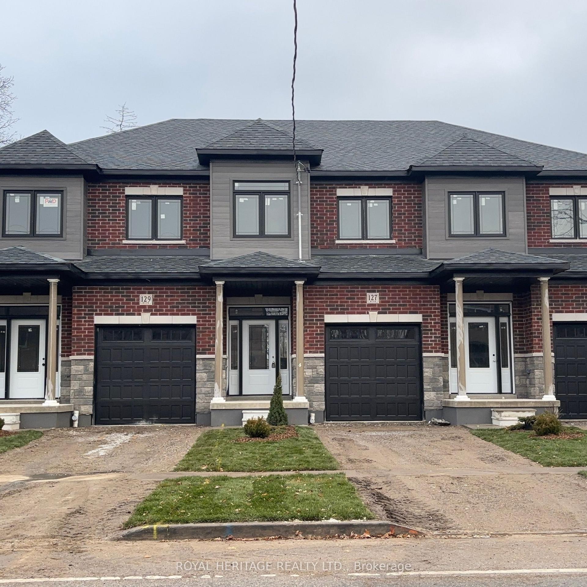 127 Hickory Street N — photo 1