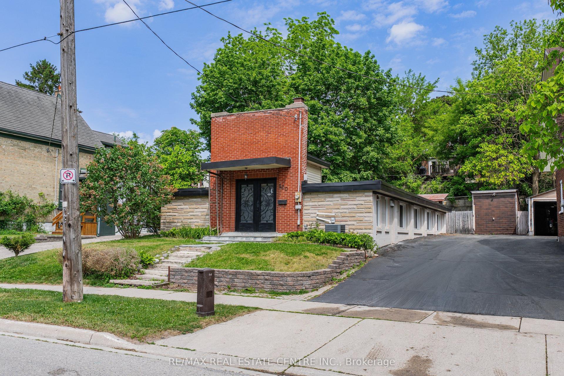 100 Mansion Street, Kitchener — Detached for sale, photo 1