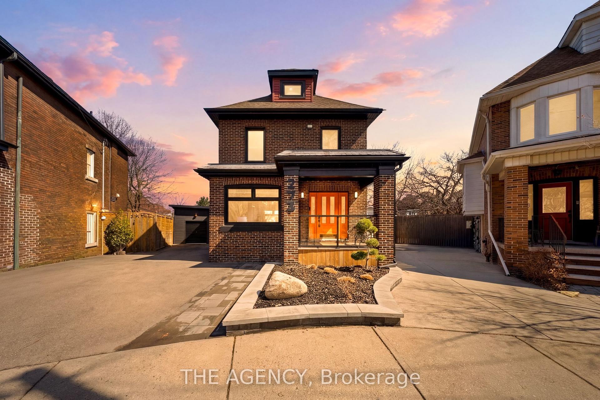 273 Stinson Crescent — photo 1