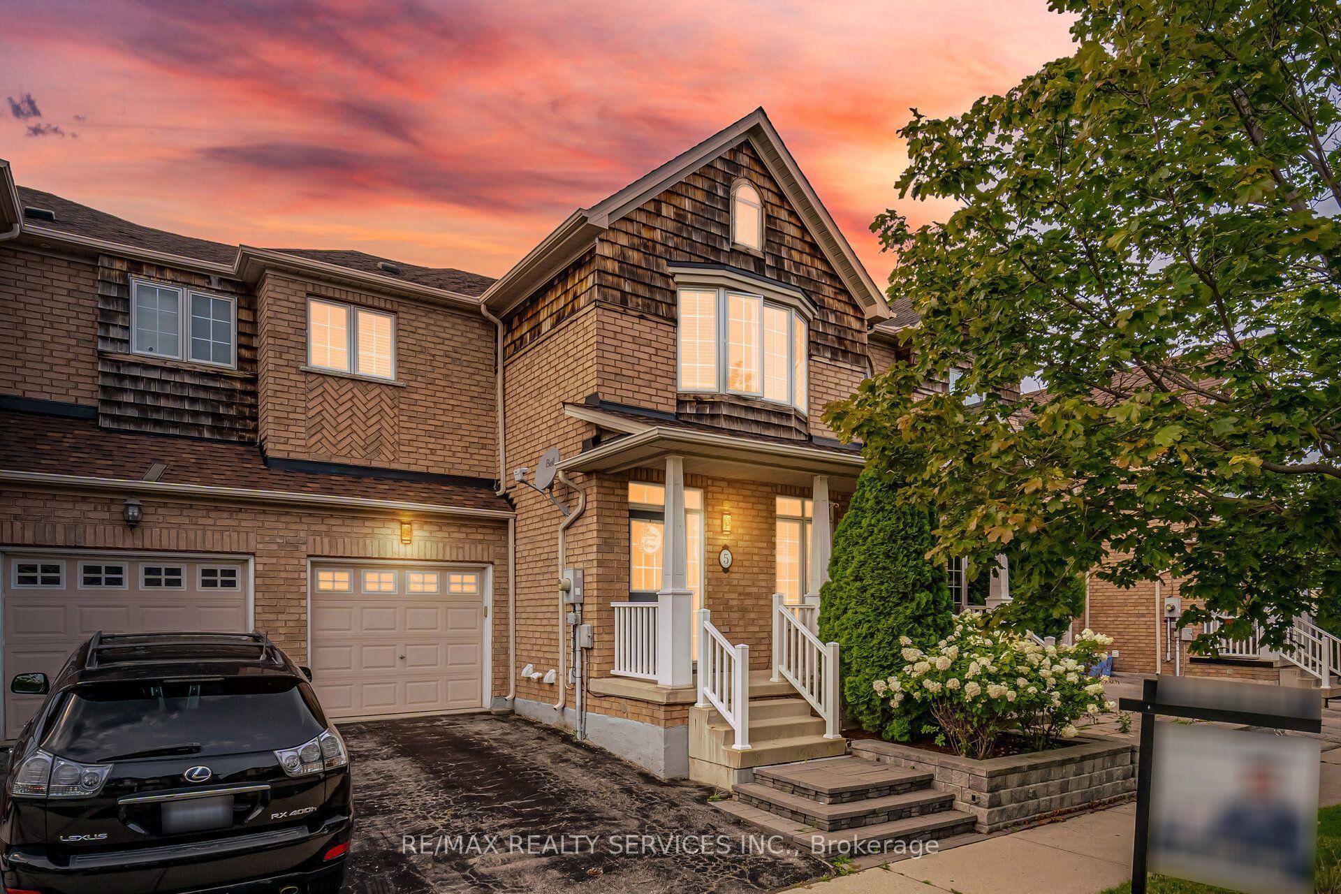 5 Westhampton Way, Hamilton — Townhouse for sale, photo 1