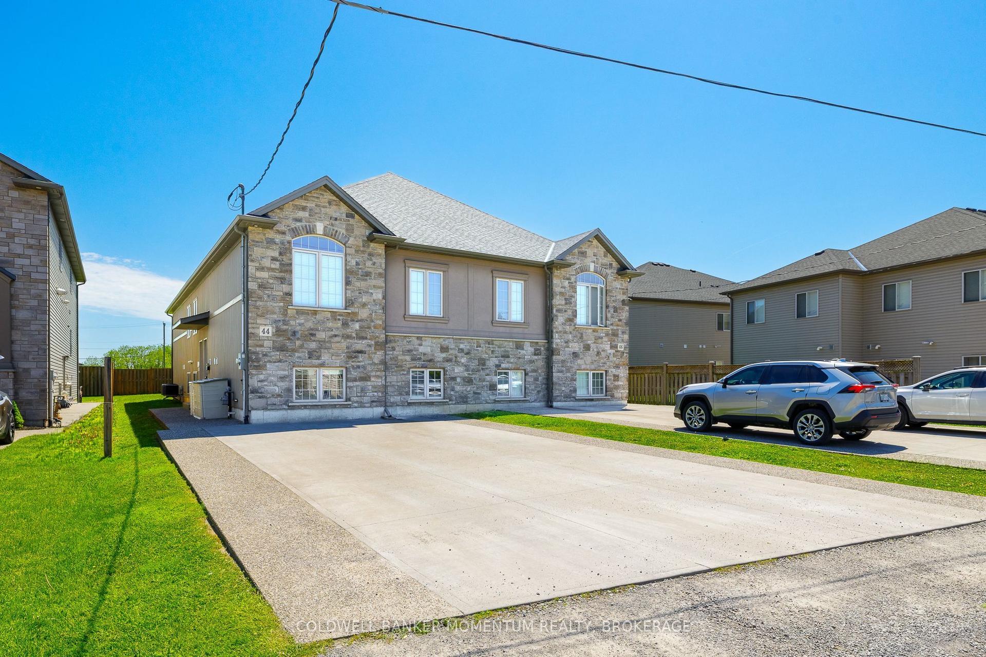 44 Cleveland Street, Thorold — Semi-Detached for sale, photo 1