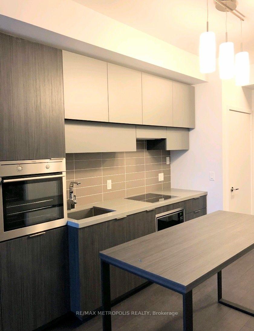 8 EGLINTON Avenue E 1809 #1809 — photo 1