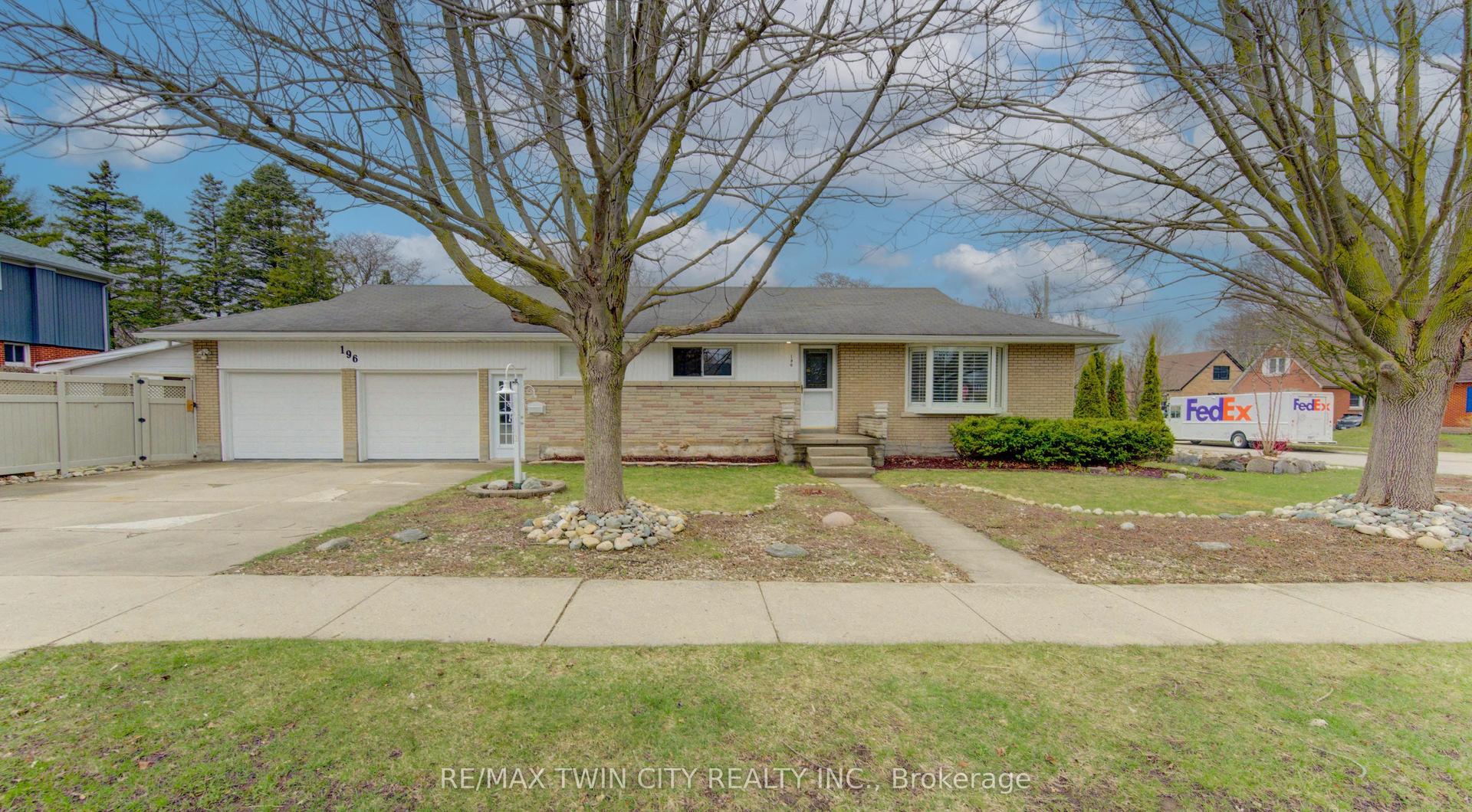 196 Lourdes Street — photo 1