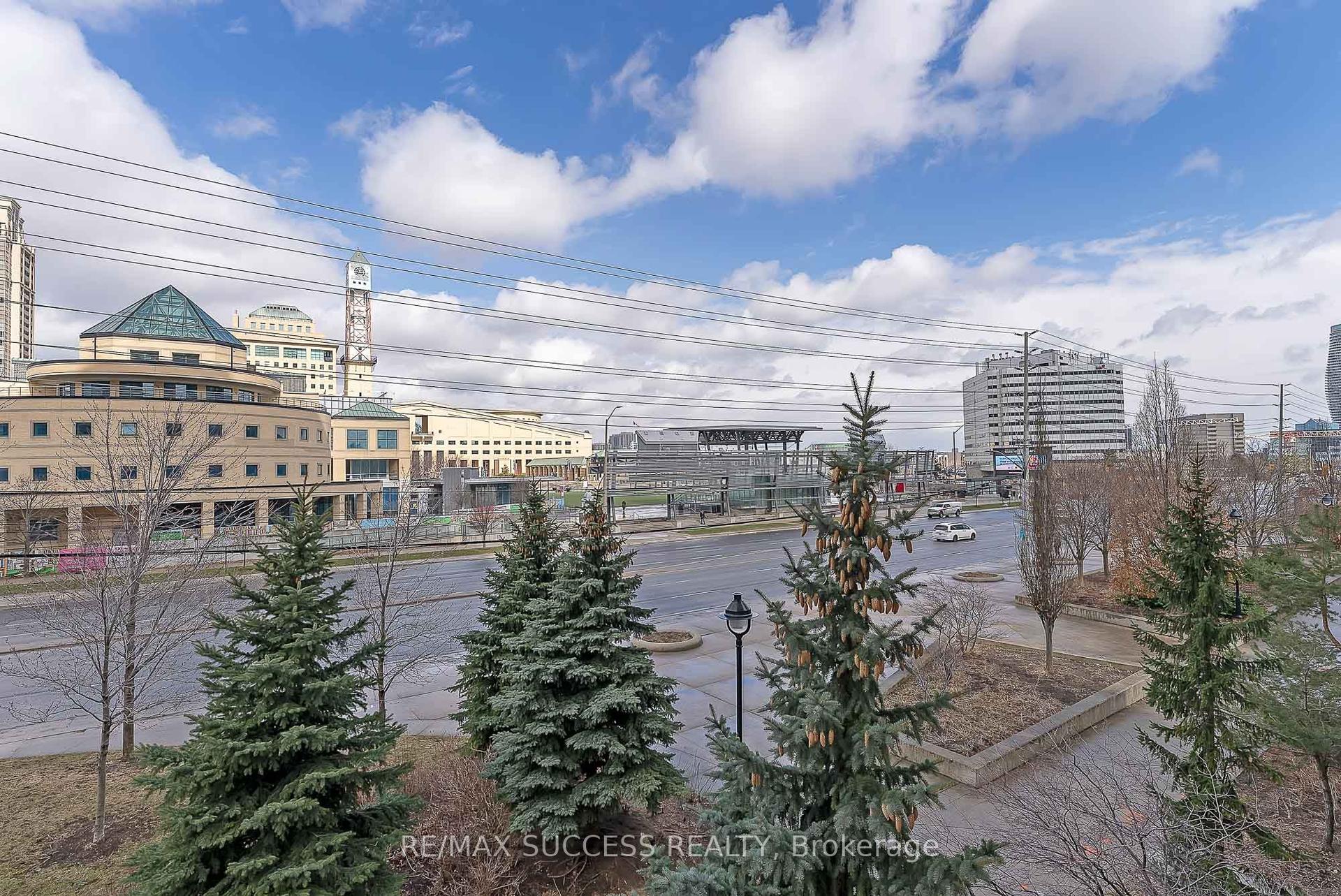 310 Burnhamthorpe Road W 203 #203, Mississauga — Condo for lease, photo 1