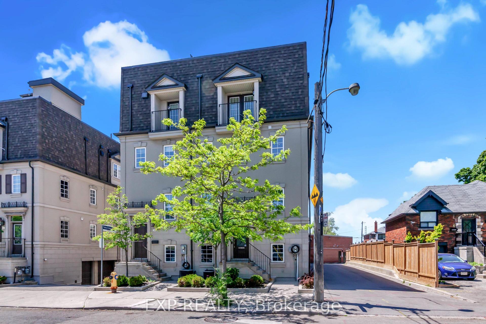 2 Fairleigh Crescent B #B — photo 1