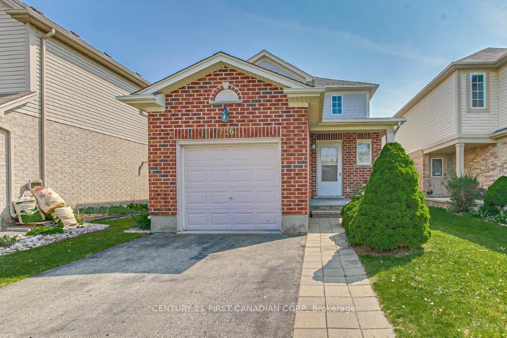 706 HEDGEROW Place, London North — Detached for lease, photo 1